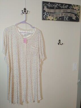 Enchanted Feminine And Girly 22-24 Pink And Purple Floral Nightgown